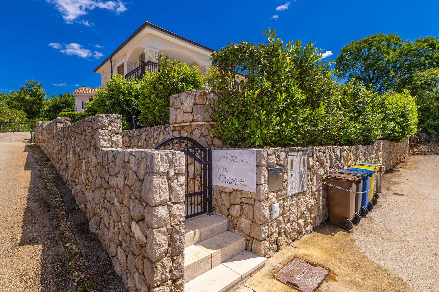 Holiday house OBZOVA with private heated pool