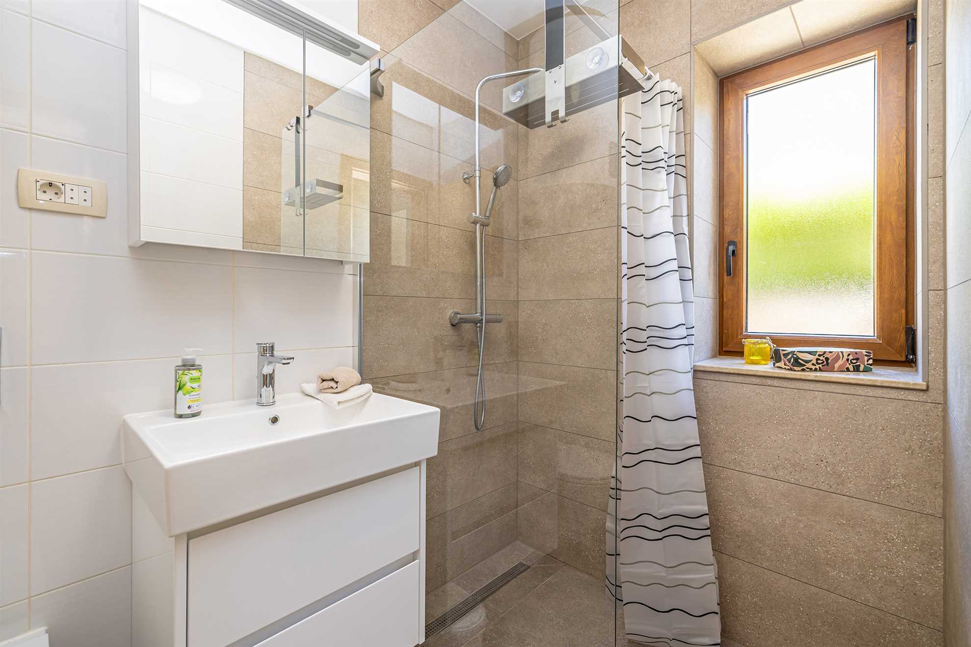 Holiday house OBZOVA with private heated pool