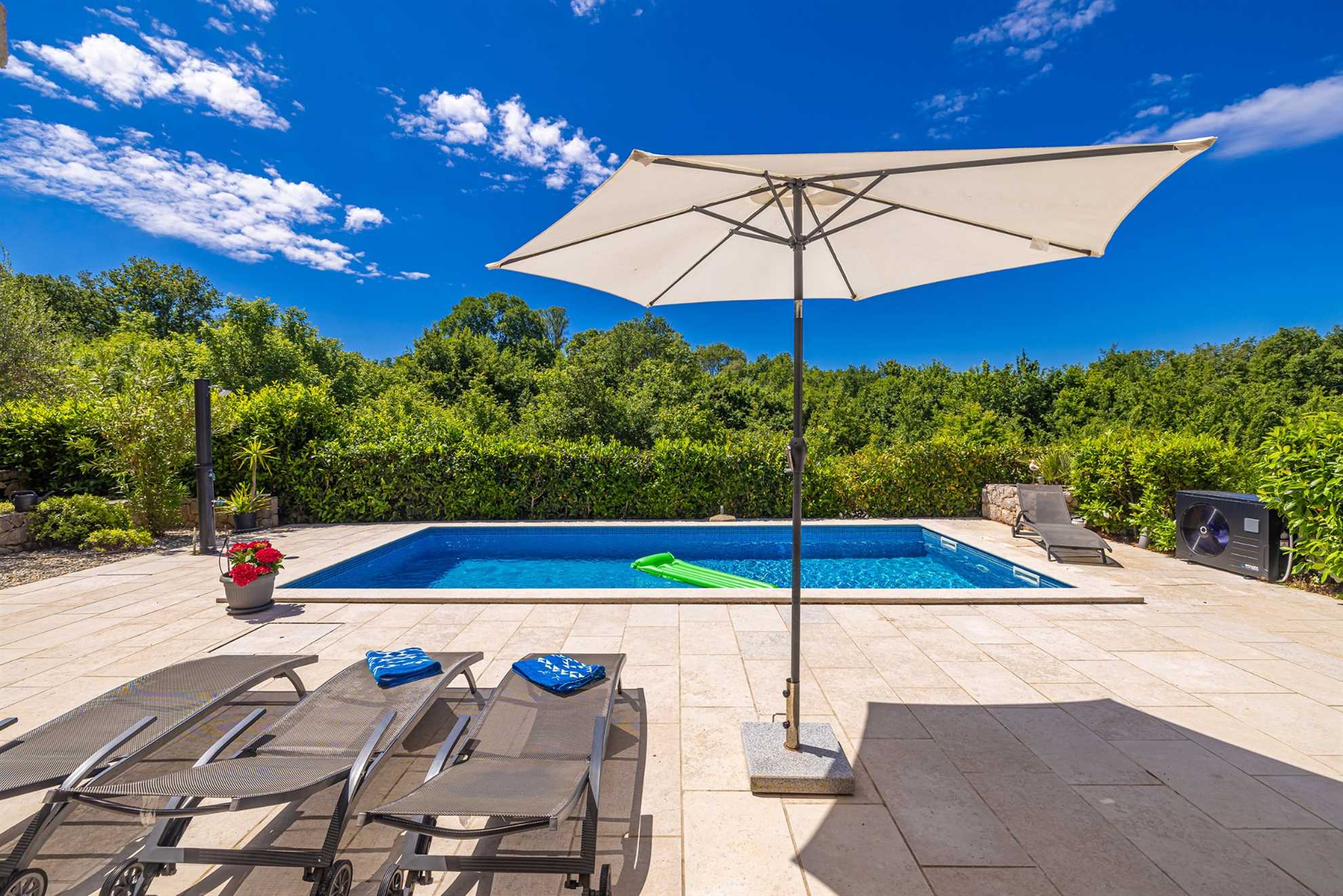 Holiday house OBZOVA with private heated pool