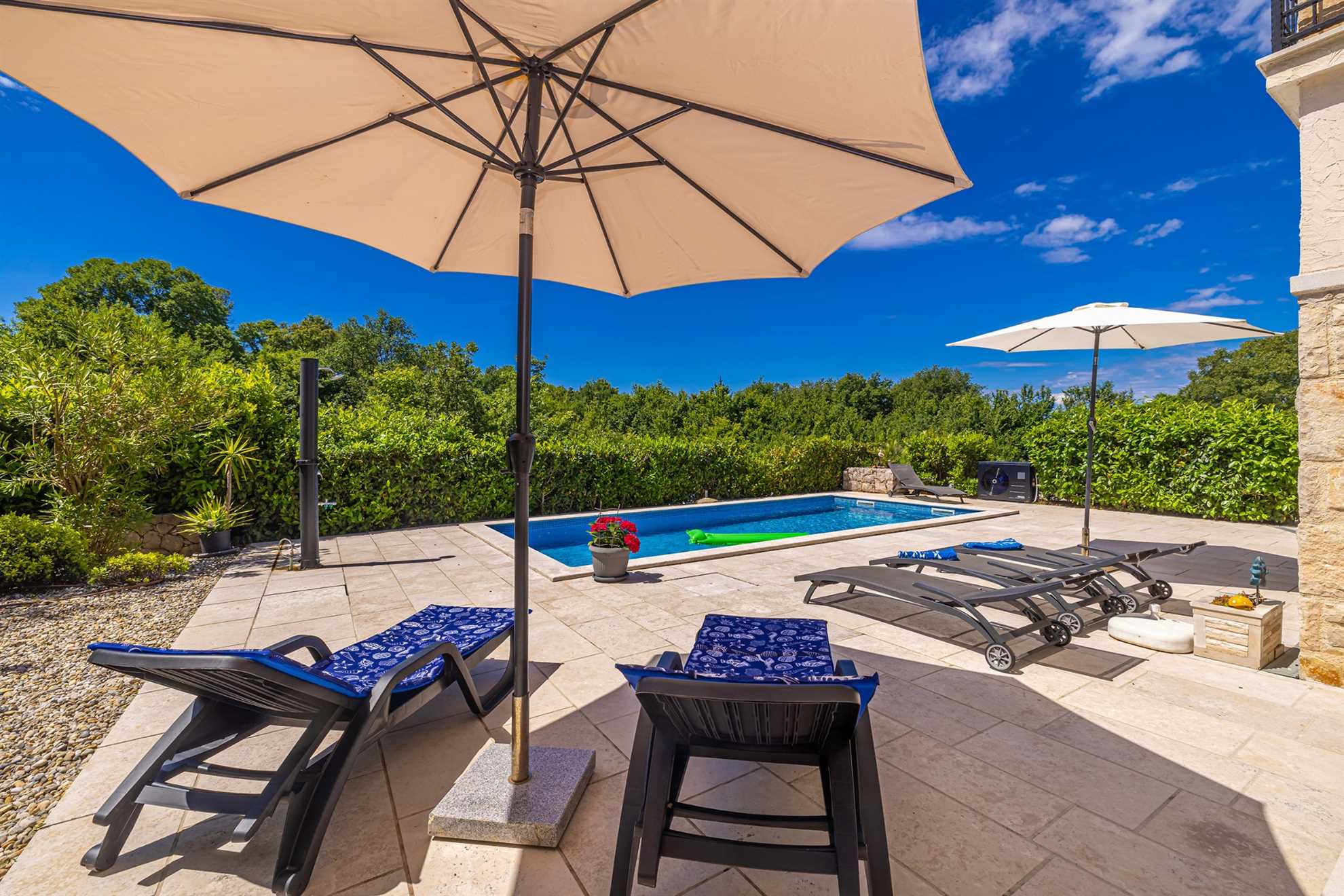 Holiday house OBZOVA with private heated pool