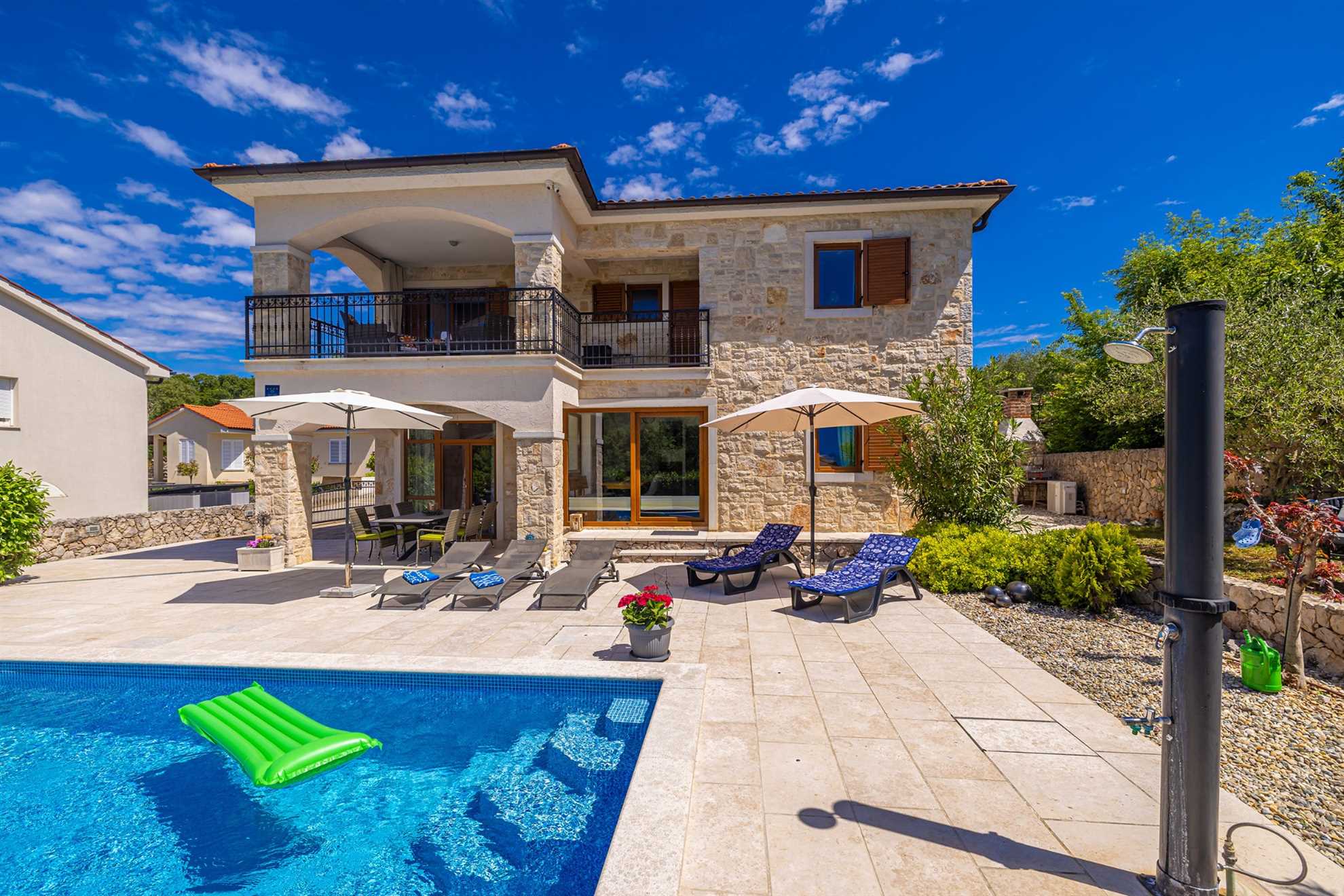 Holiday house OBZOVA with private heated pool