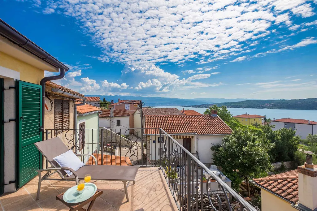 Two-Bedroom House in Čižići for 6 Guests