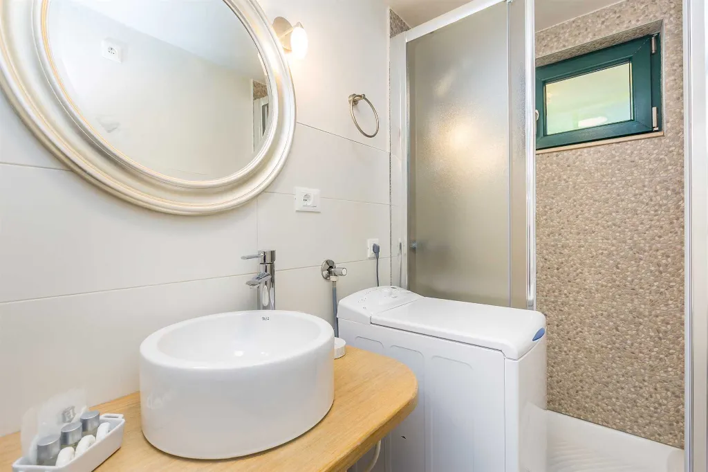 Two-Bedroom House in Čižići for 6 Guests