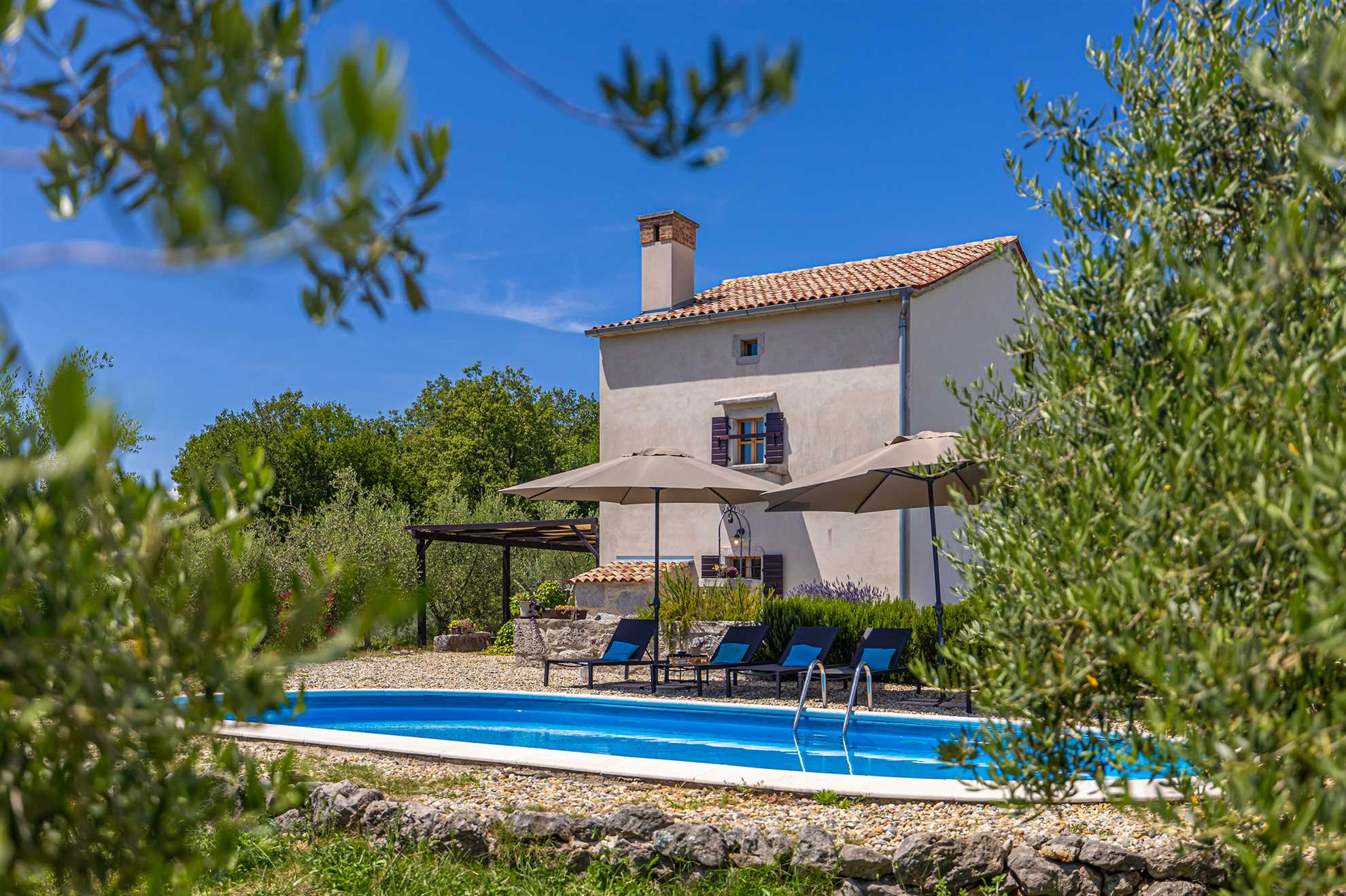 Rustikales Ferienhaus HARMONIE mit privatem Pool und großem Garten