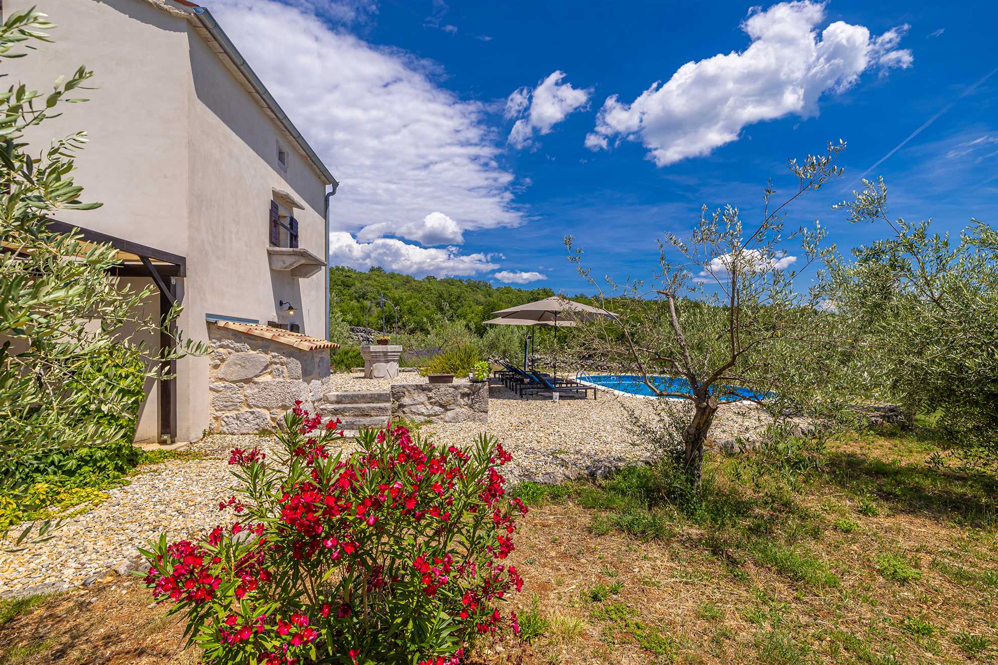 Rustikales Ferienhaus HARMONIE mit privatem Pool und großem Garten
