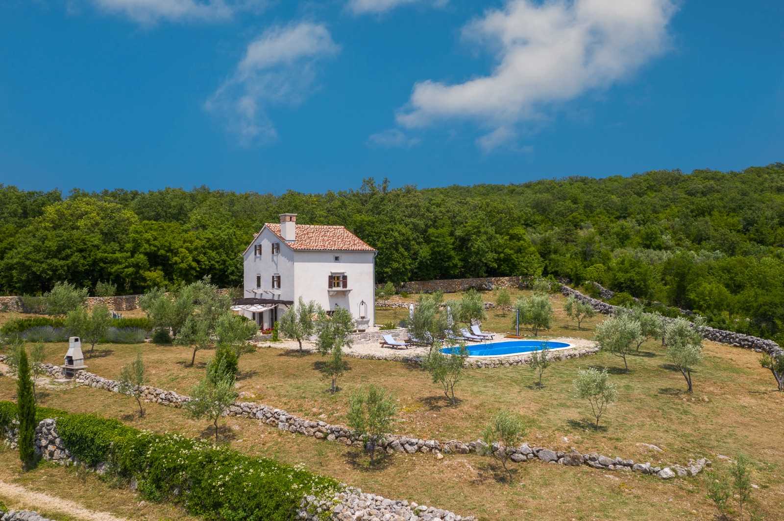 Rustikales Ferienhaus HARMONIE mit privatem Pool und großem Garten