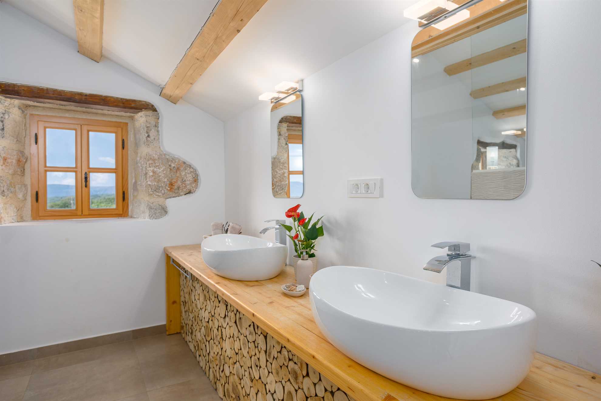 Rustikales Ferienhaus HARMONIE mit privatem Pool und großem Garten