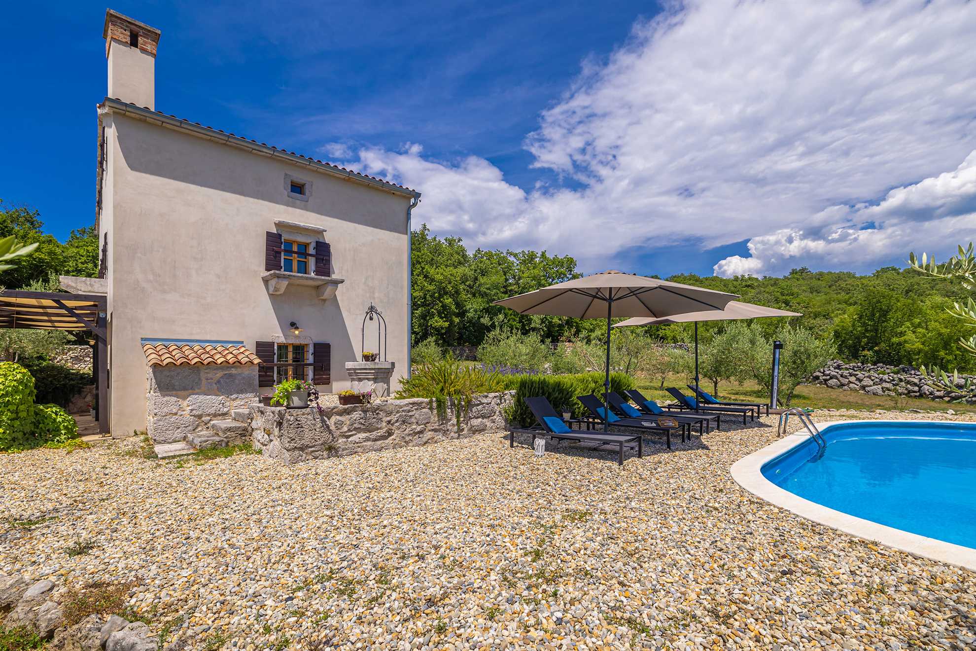 Rustikales Ferienhaus HARMONIE mit privatem Pool und großem Garten
