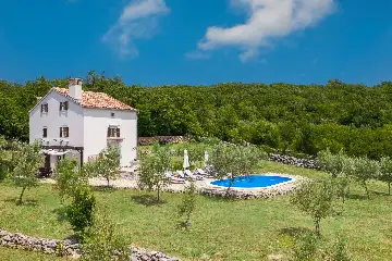 Brusići 3-Bedroom Holiday House with Private Pool