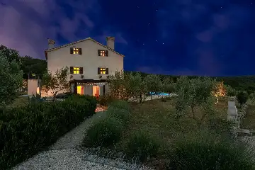 Brusići 3-Bedroom Holiday House with Private Pool