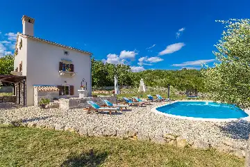 Brusići 3-Bedroom Holiday House with Private Pool
