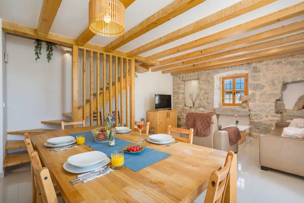 Brusići 3-Bedroom Holiday House with Private Pool
