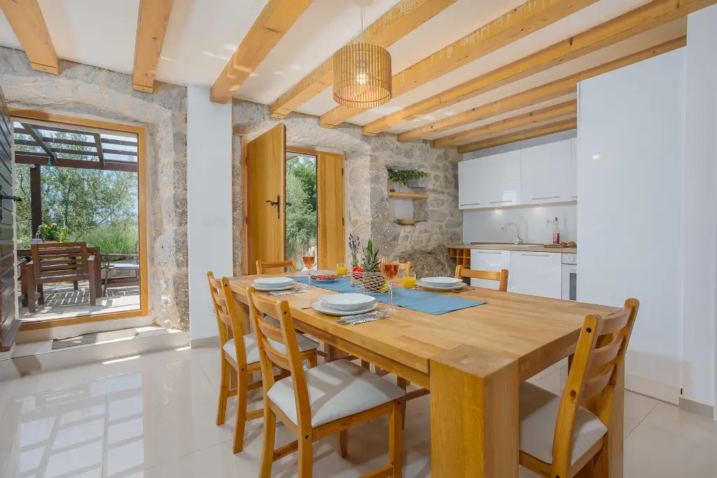 Brusići 3-Bedroom Holiday House with Private Pool