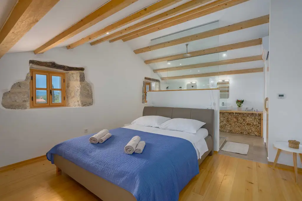 Brusići 3-Bedroom Holiday House with Private Pool