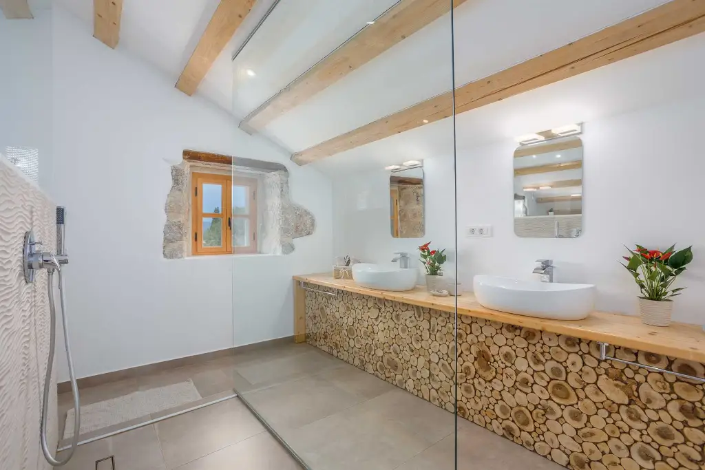 Brusići 3-Bedroom Holiday House with Private Pool