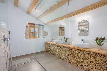 Brusići 3-Bedroom Holiday House with Private Pool
