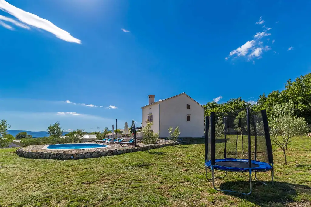 Brusići 3-Bedroom Holiday House with Private Pool