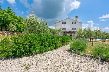 Brusići 3-Bedroom Holiday House with Private Pool