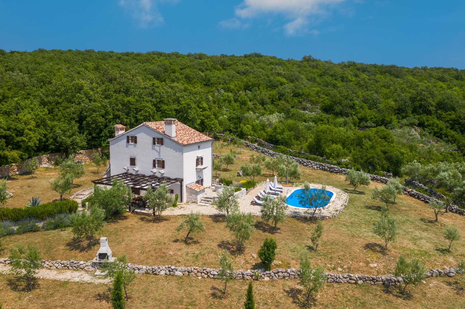 Rustic holiday house HARMONIE private pool and large garden