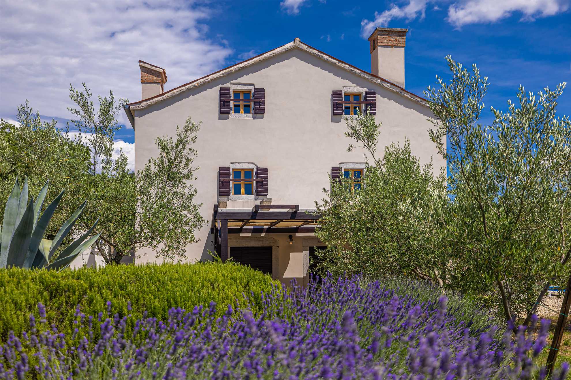 Rustikales Ferienhaus HARMONIE mit privatem Pool und großem Garten