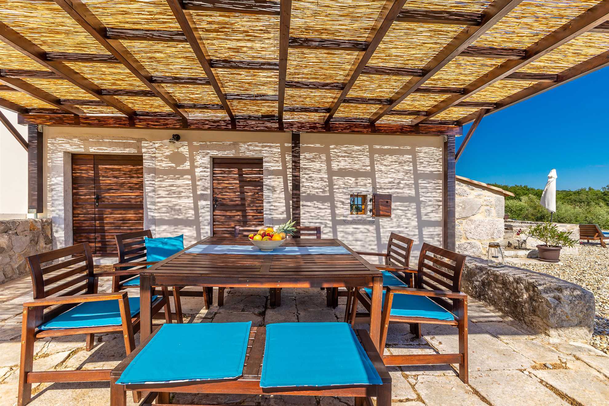 Casa vacanze rustica HARMONIE con piscina privata e ampio giardino.