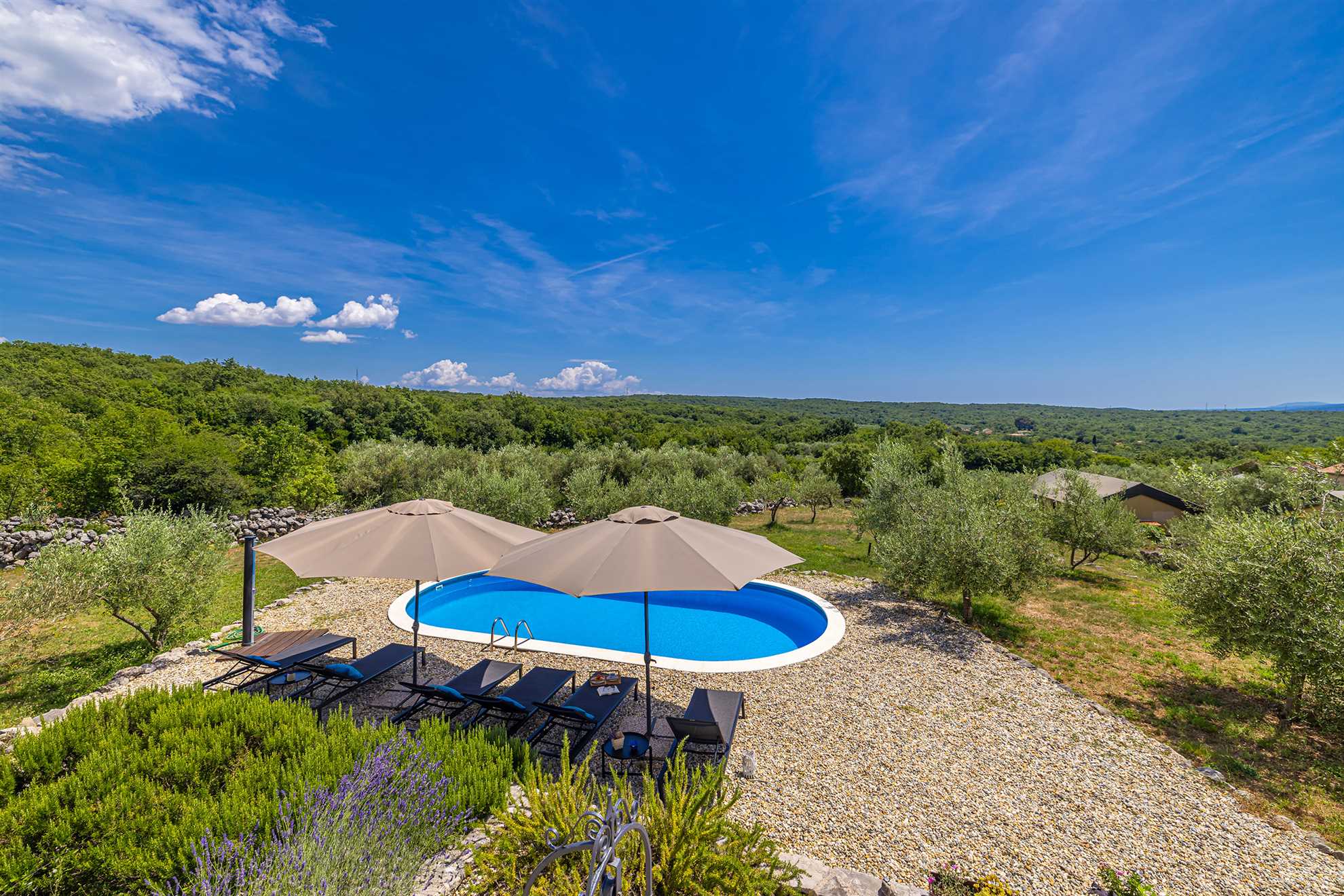 Rustikales Ferienhaus HARMONIE mit privatem Pool und großem Garten