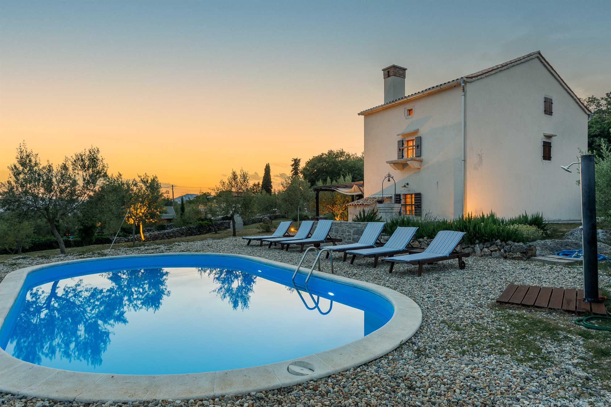 Casa vacanze rustica HARMONIE con piscina privata e ampio giardino.