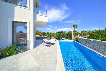 Villa in Krk for 6 Guests with Private Pool