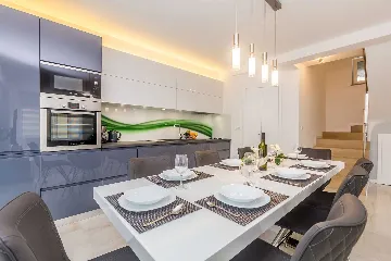 3-Bedroom Villa with Heated Pool and Jacuzzi in Malinska