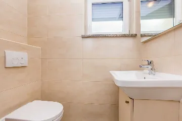 3-Bedroom Villa with Heated Pool and Jacuzzi in Malinska