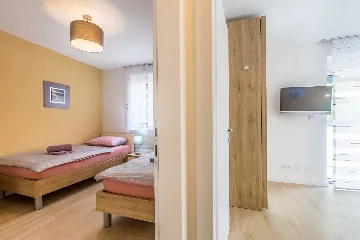 3-Bedroom Villa with Heated Pool and Jacuzzi in Malinska