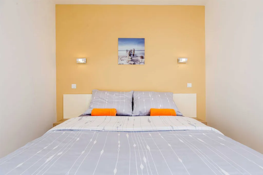 3-Bedroom Villa with Heated Pool and Jacuzzi in Malinska