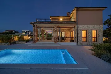 Villa with Private Pool, Jacuzzi & Sauna in Linardići