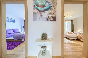 Villa with Private Pool, Jacuzzi & Sauna in Linardići