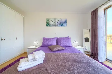 Villa with Private Pool, Jacuzzi & Sauna in Linardići