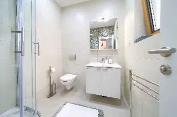 Villa with Private Pool, Jacuzzi & Sauna in Linardići