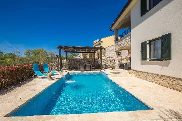 Spacious 4-Bedroom House with Sea View in Brzac