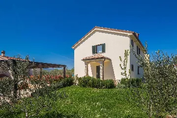 Spacious 4-Bedroom House with Sea View in Brzac