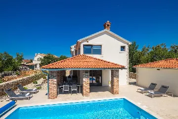 Rasopasno House for Up to 7 Guests