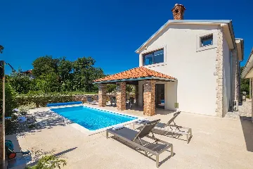 Rasopasno House for Up to 7 Guests