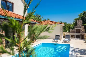 Rasopasno House for Up to 7 Guests