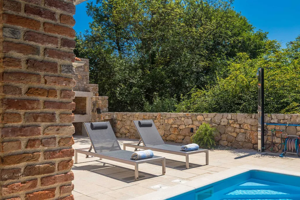 Rasopasno House for Up to 7 Guests