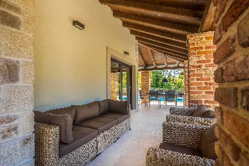 Rasopasno House for Up to 7 Guests