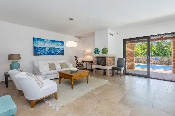 Rasopasno House for Up to 7 Guests