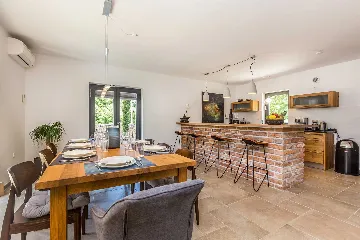 Rasopasno House for Up to 7 Guests