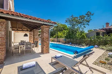 Rasopasno House for Up to 7 Guests