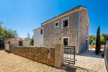 Rasopasno House for Up to 7 Guests