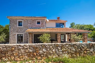 Rasopasno House for Up to 7 Guests