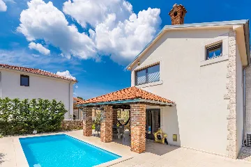 Rasopasno House for Up to 7 Guests