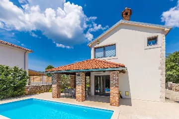 Rasopasno House for Up to 7 Guests